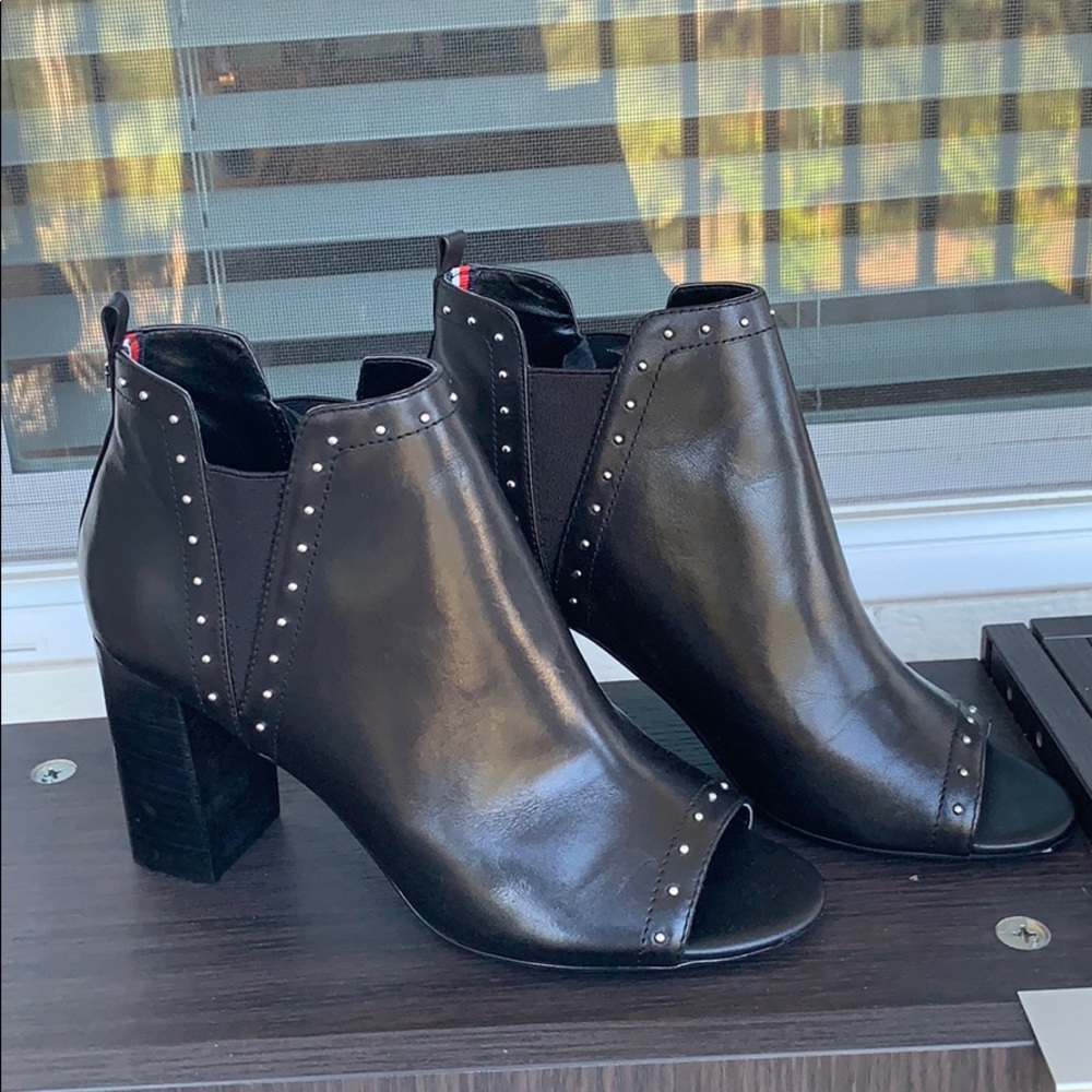 Leather Tommy Hilfiger booties